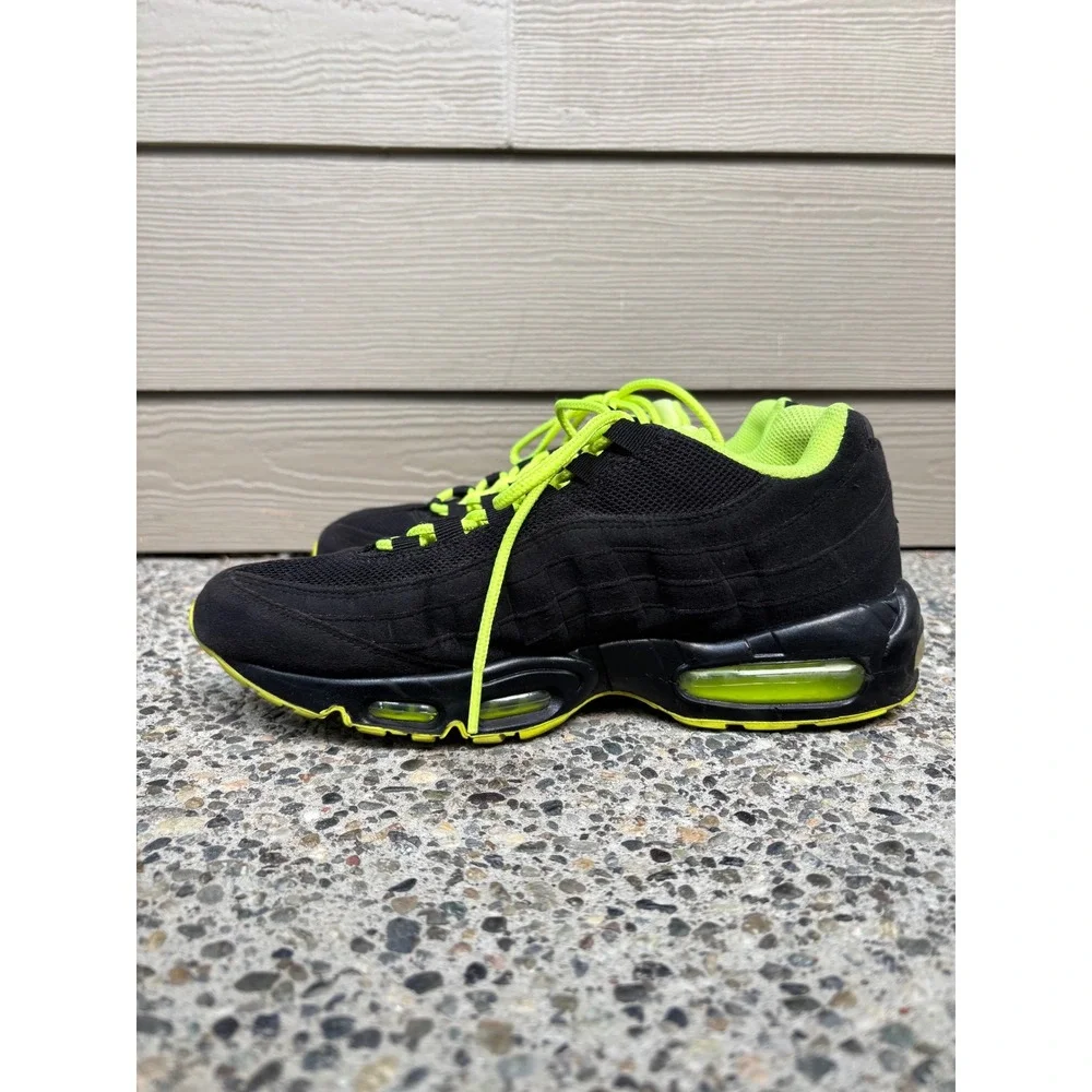 Nike Air Max 95 Men's Size 9 Black Volt Neon Running Shoes 609048-090
